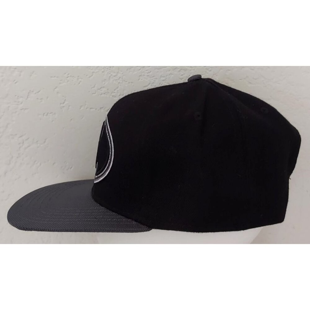 Batman Black and Grey Snapback Adjustable Cap Black And Gray Baseball Cap NWOT - Picture 3 of 7